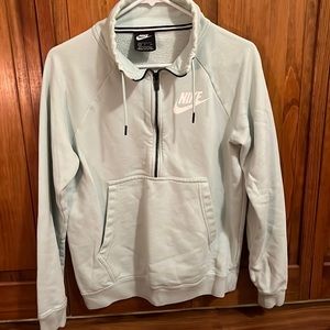 Women’s Nike 1/2 zip sweatshirt